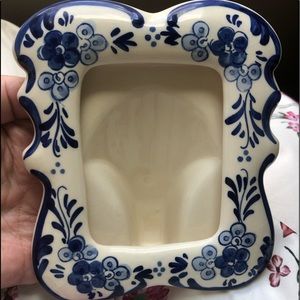 DELFT BLUE HAND-PAINTED HOLLAND CERAMIC STANDING FRAME 5” x 5.5”
